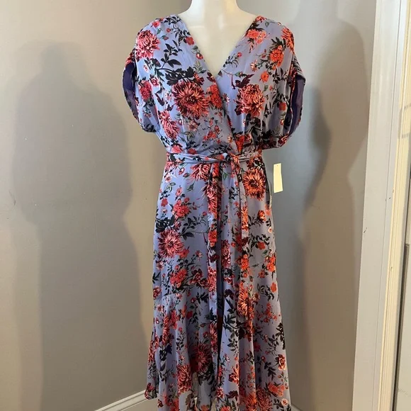 Chelsea28 Blue and Purple Wrap Midi Dress with V-Neck - Picture 3 of 16